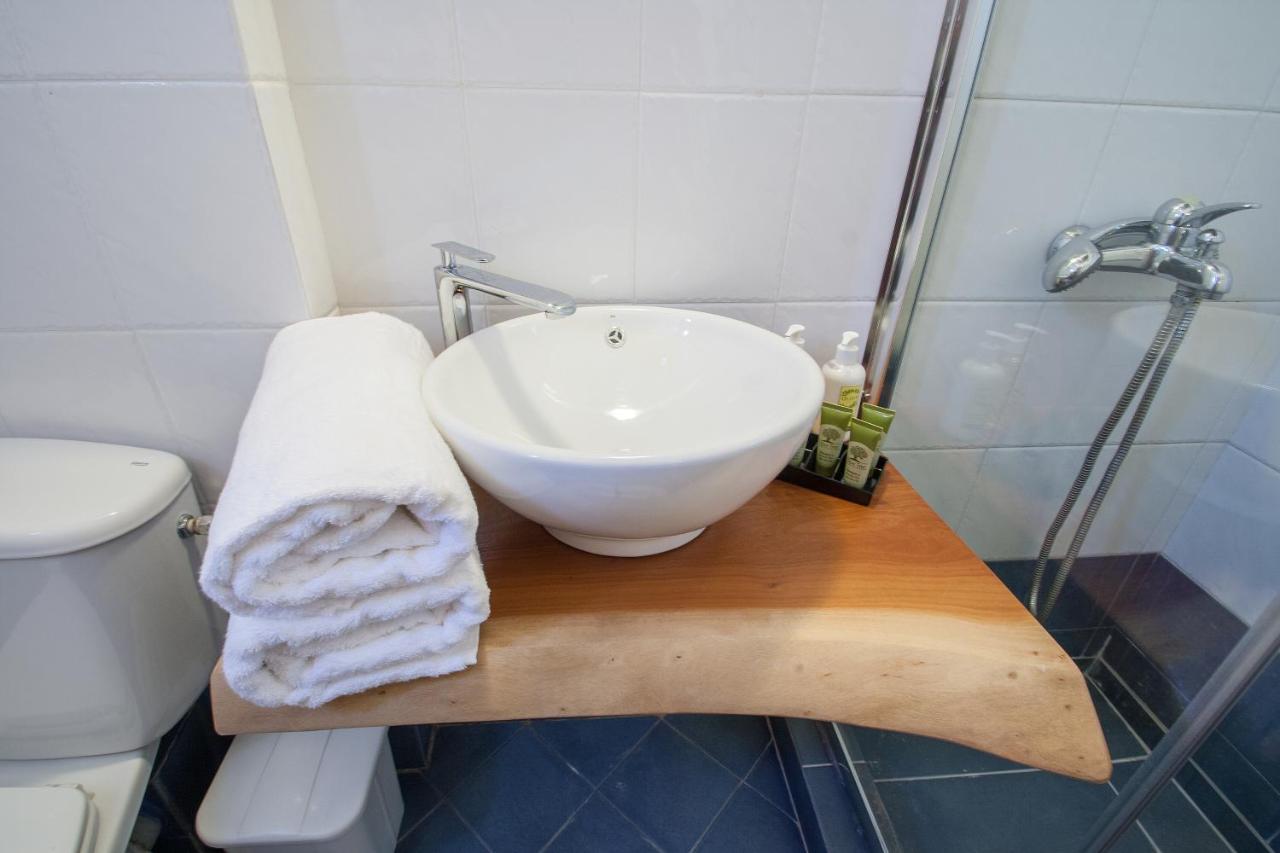 Hermes Hotel Vromolimnos エクステリア 写真