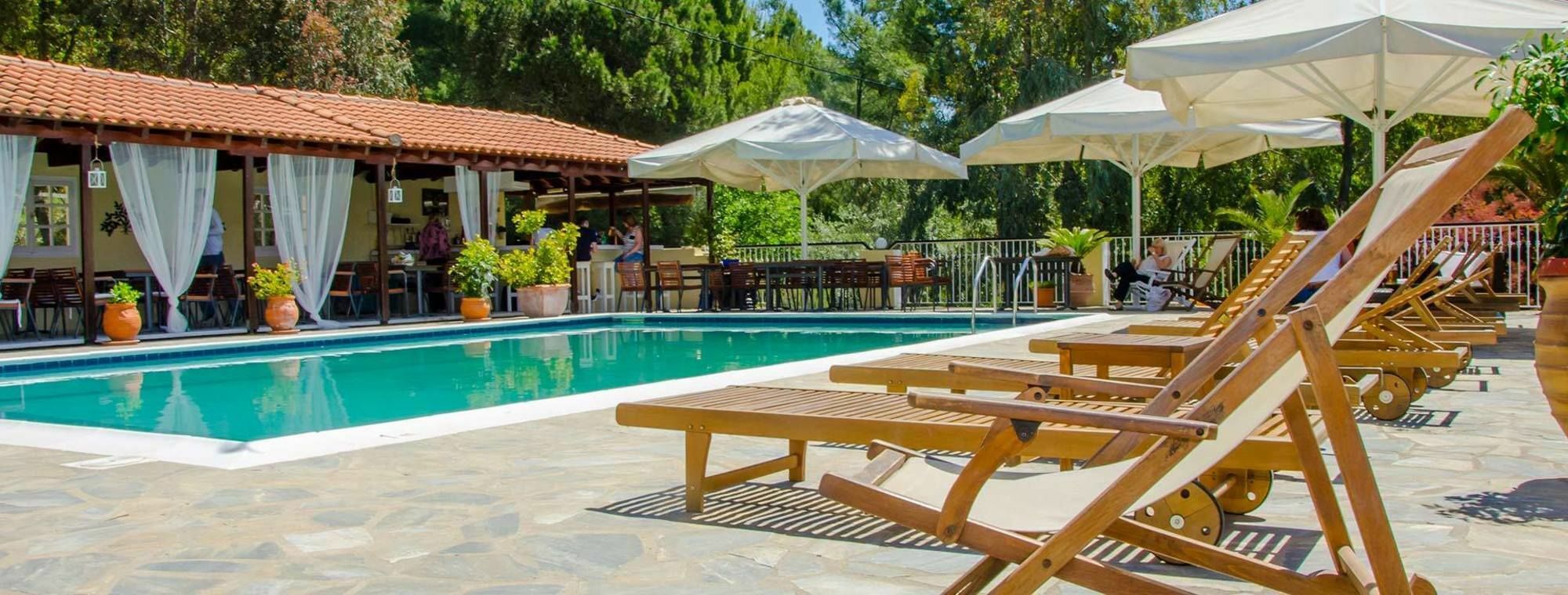 Hermes Hotel Vromolimnos エクステリア 写真